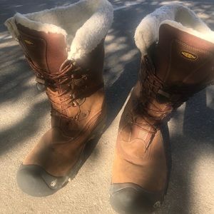 Keen brand knee high,, work boots